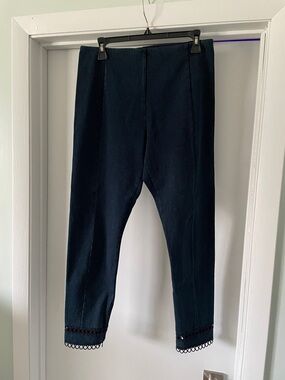 Lysse Denim Stretch Ponte Ankle Pants with Scalloped Hem Large